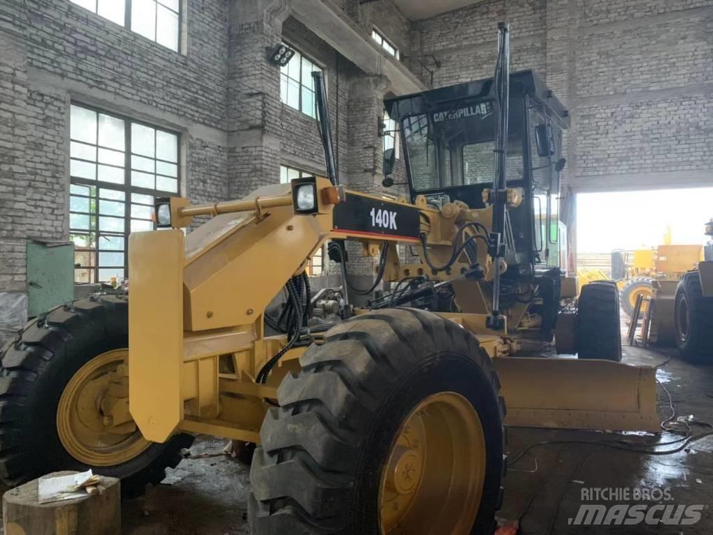 CAT 140 K Równiarki