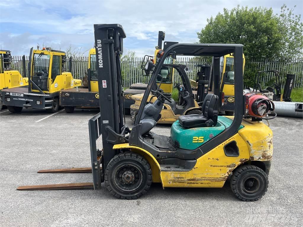 Komatsu FG25HT-16R Wózki LPG