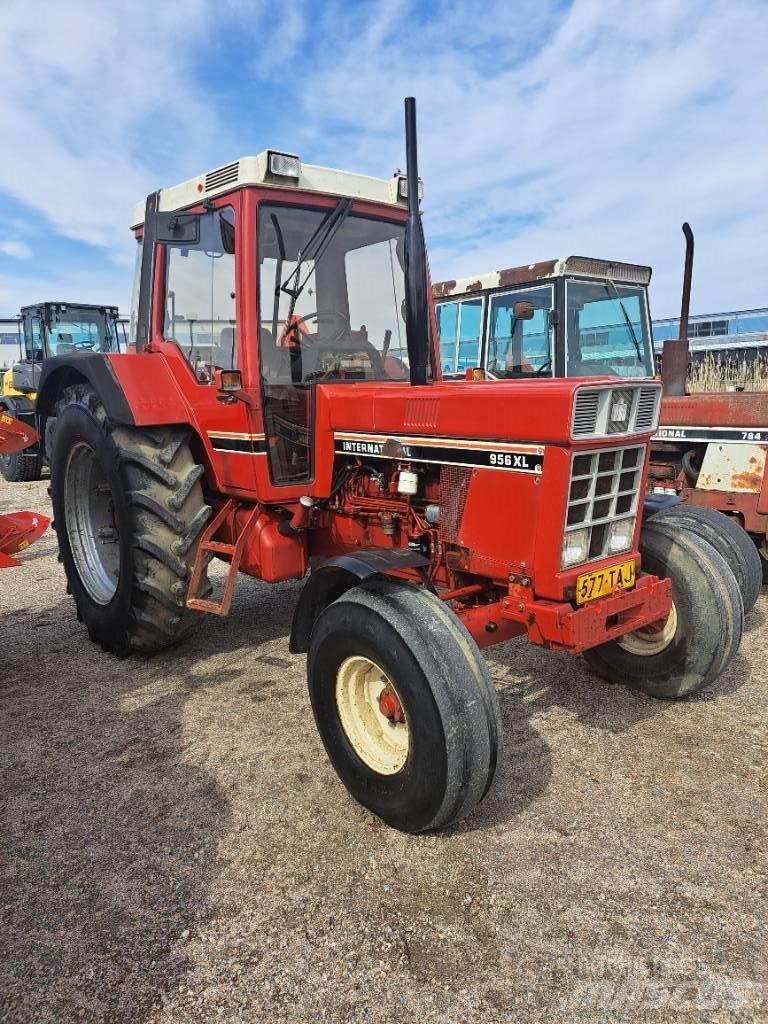 International 956XL Ciągniki rolnicze