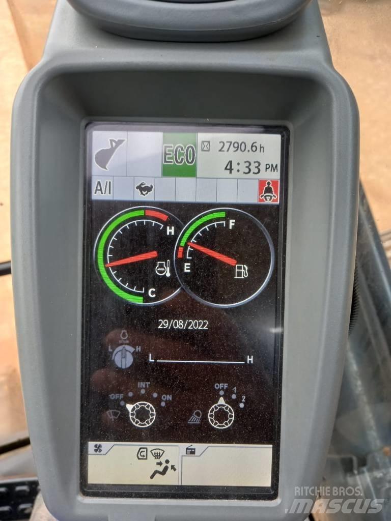 DEERE 210G Koparki gąsienicowe