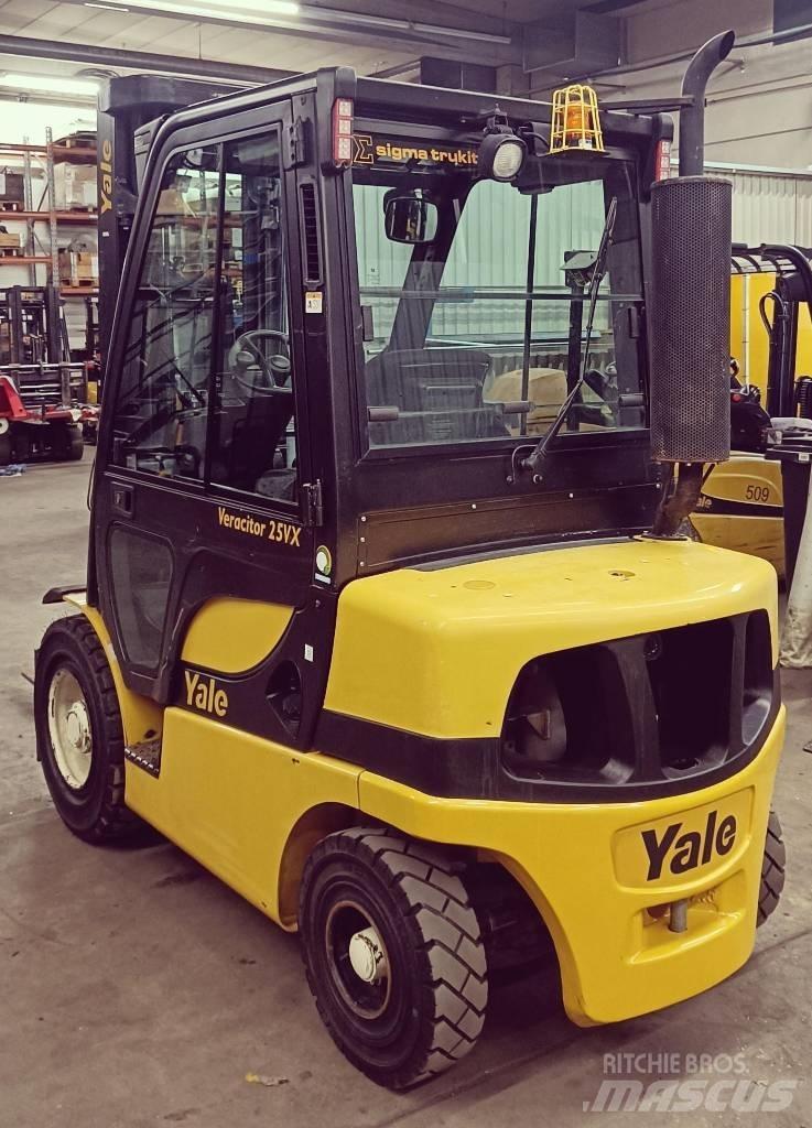 Yale GDP25VX Wózki Diesla