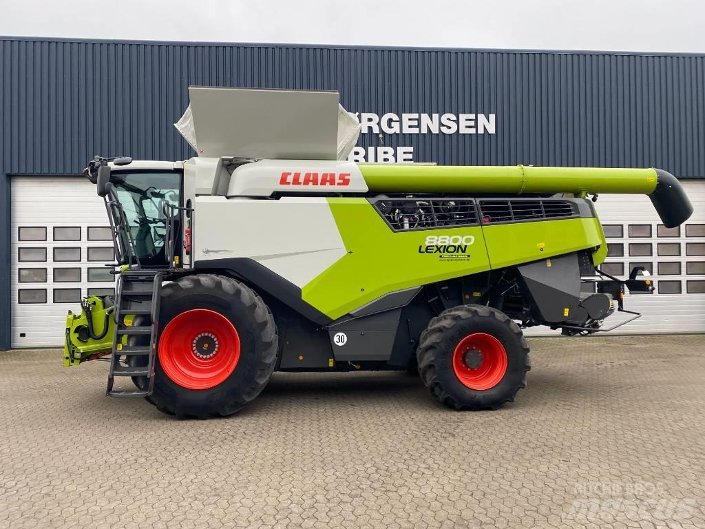 CLAAS LEXION 8800 Kombajny zbożowe