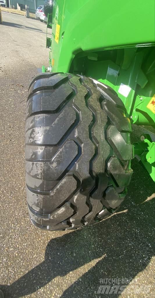 John Deere V461M Prasy zwijające