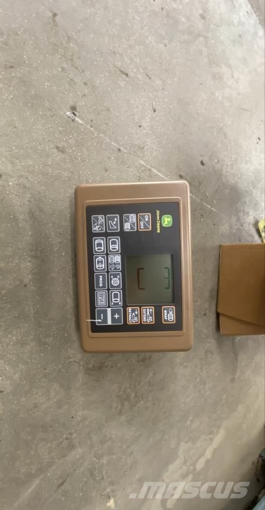 John Deere V461M Prasy zwijające