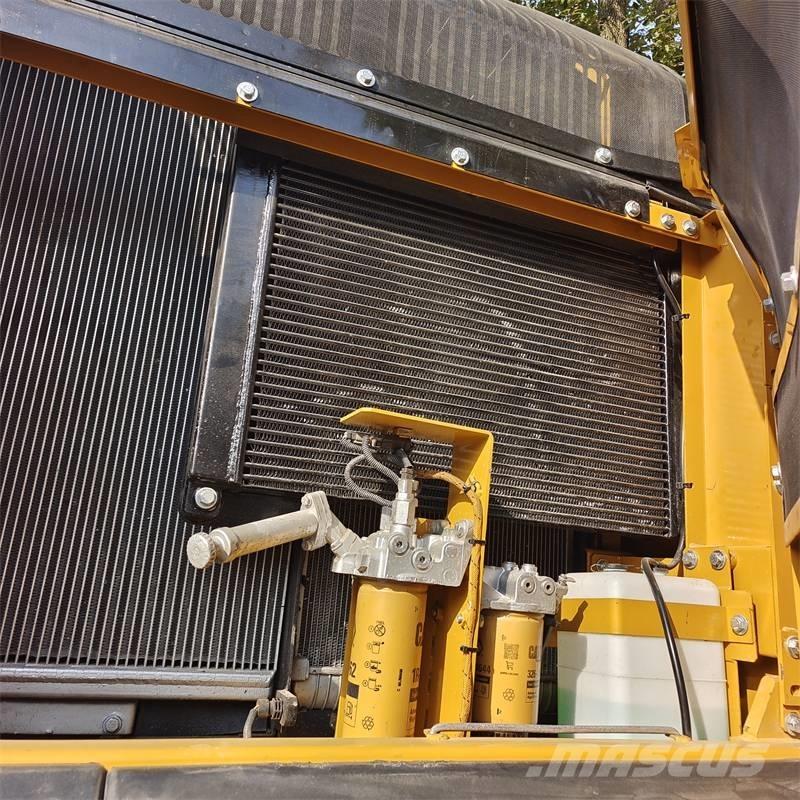 CAT 336 D2L Koparki gąsienicowe