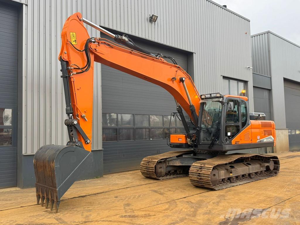 Doosan DX225LC-7 Koparki gąsienicowe