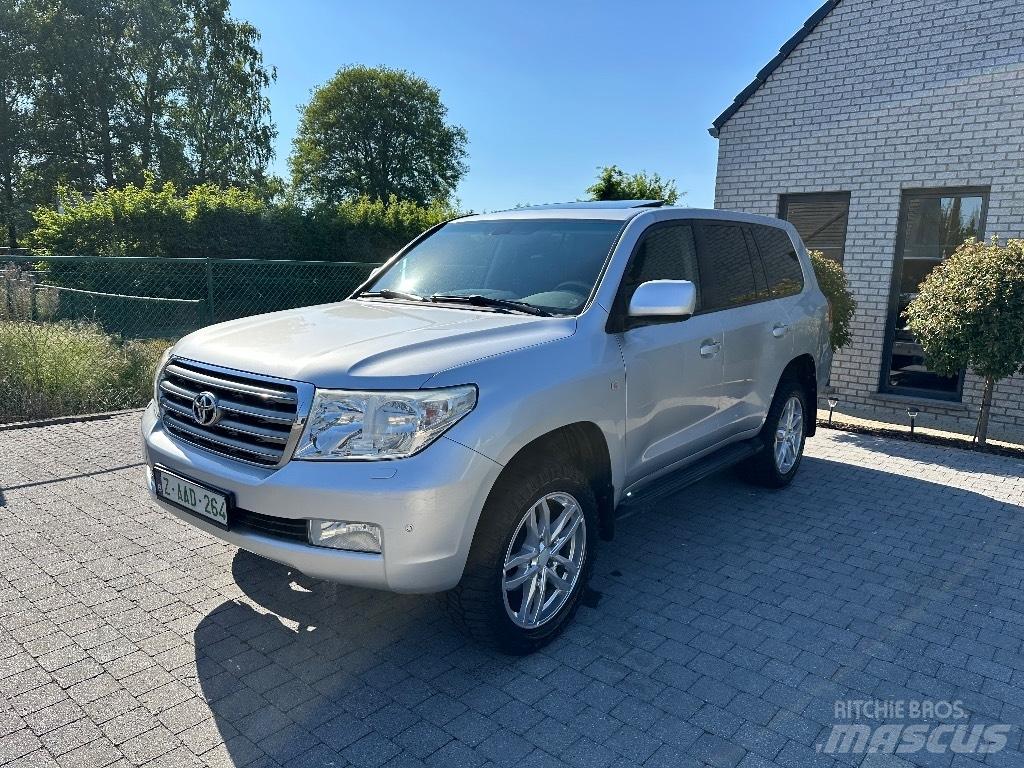 Toyota Landcruiser Pojazdy terenowe