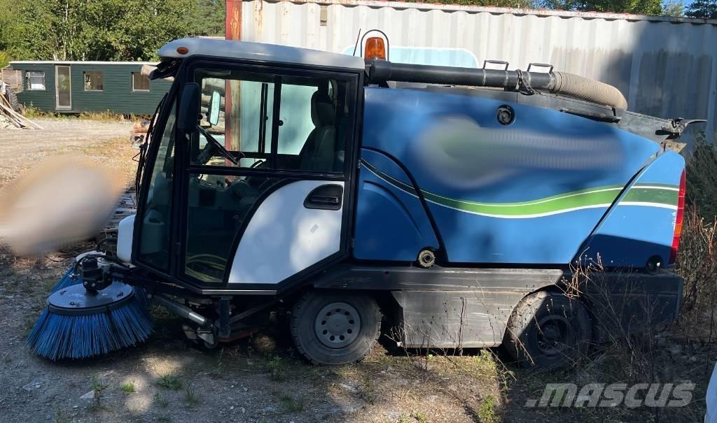 Johnston Compact 25 Zamiatarki - Zgarniarki - Odśnieżarki