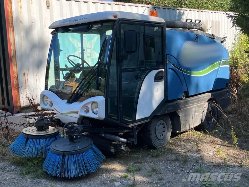 Johnston Compact 25 Zamiatarki - Zgarniarki - Odśnieżarki