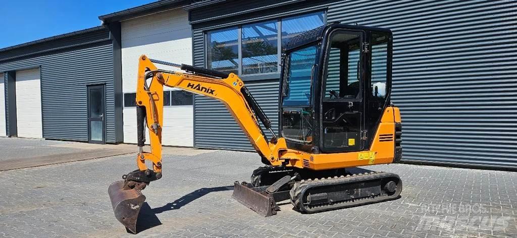 Hanix H 17D Minikoparki