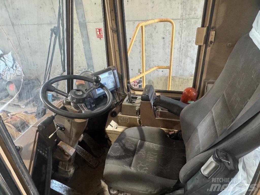 CAT 966 F Ładowarki kołowe