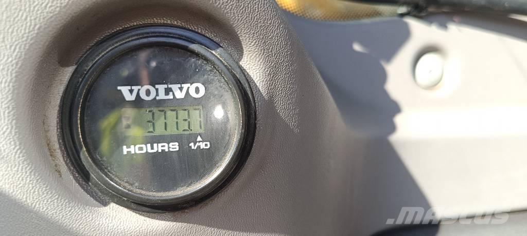 Volvo ECR235EL Koparki gąsienicowe