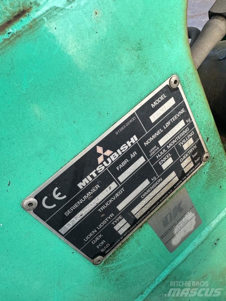 Mitsubishi FG 30 Wózki LPG