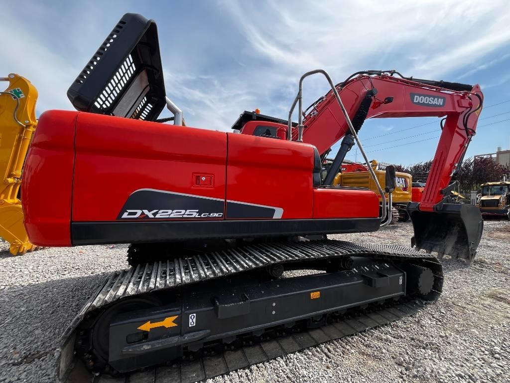 Doosan DX 225 Koparki gąsienicowe