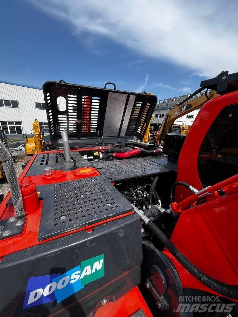 Doosan DX 225 Koparki gąsienicowe
