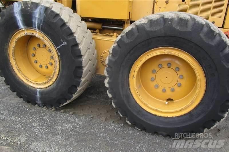 CAT 140H Równiarki