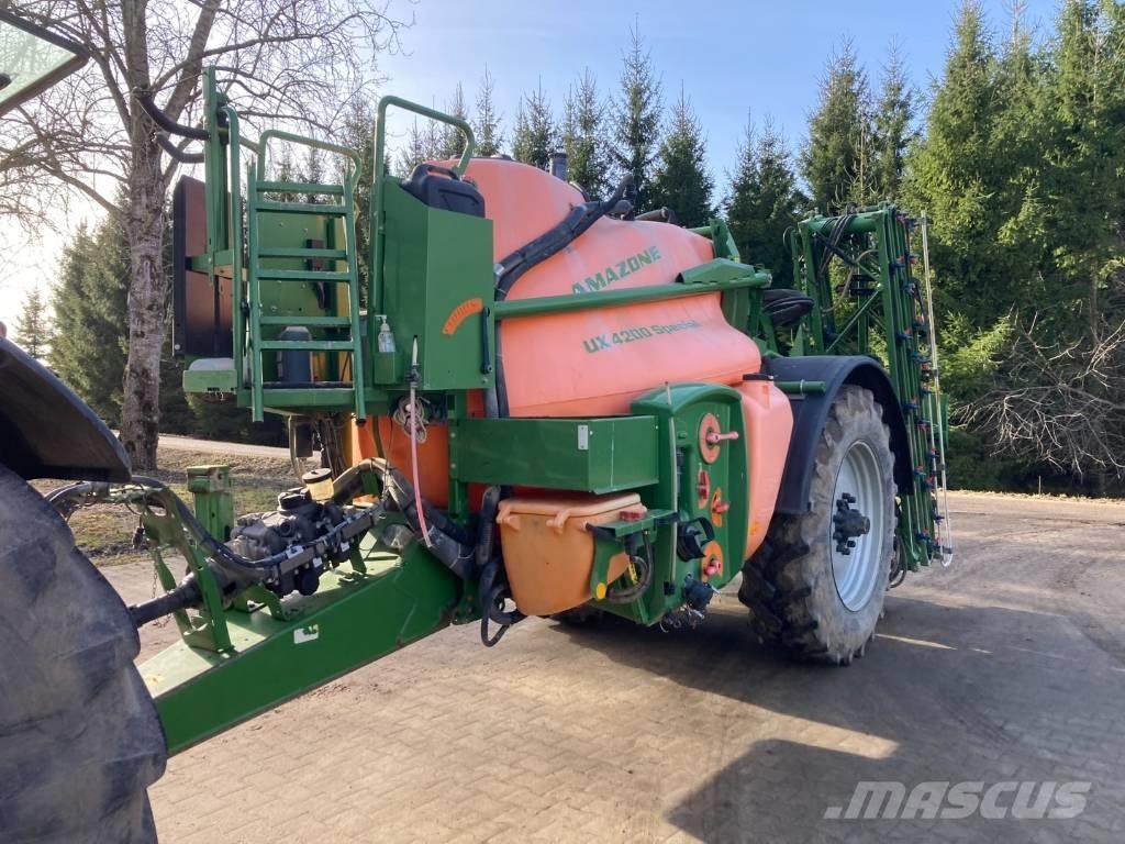 Amazone UX 4200 24 m Opryskiwacze zaczepiane