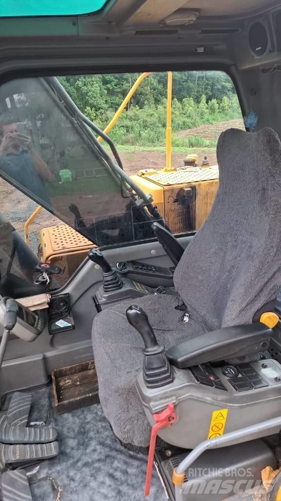 Volvo EC210B Koparki gąsienicowe