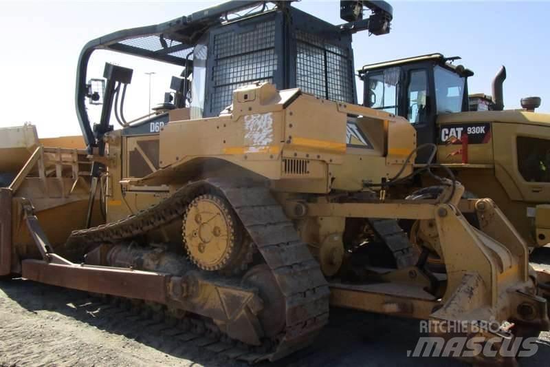 CAT D6R2 Spycharki gąsienicowe