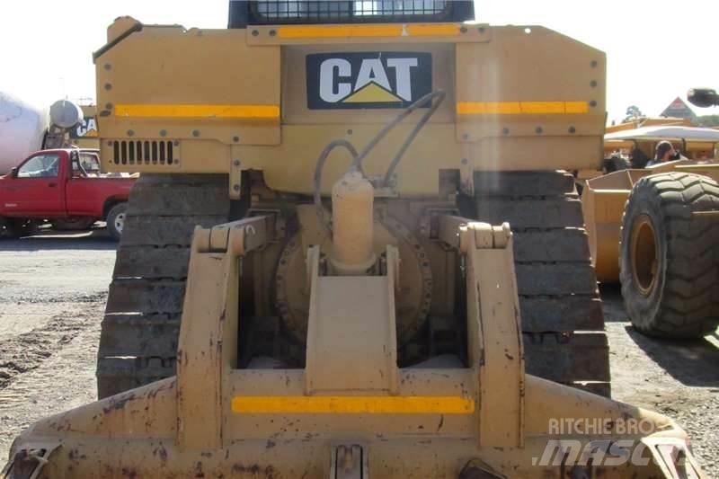 CAT D6R2 Spycharki gąsienicowe