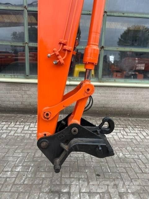 Hitachi ZX 135 US Koparki gąsienicowe