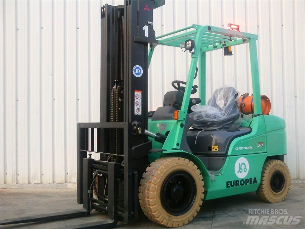 Mitsubishi FG30NTD Wózki LPG