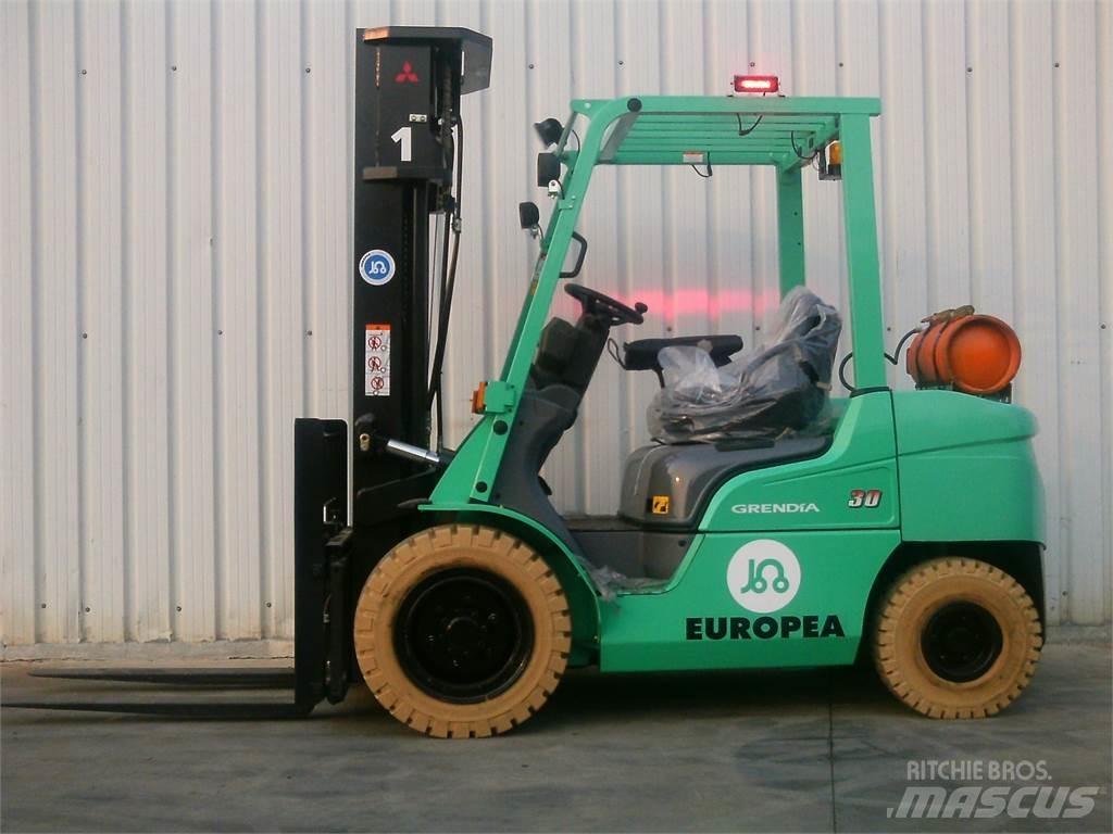 Mitsubishi FG30NTD Wózki LPG