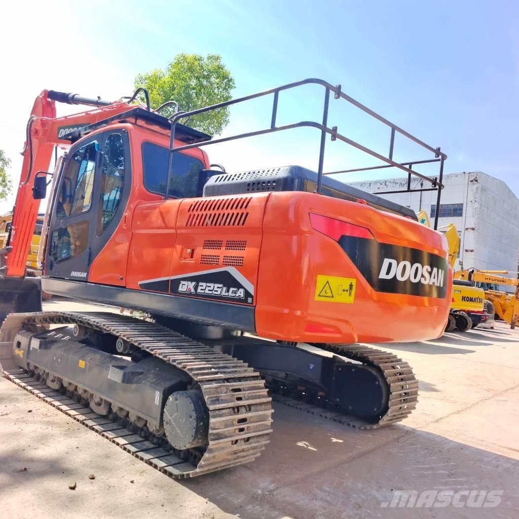 Doosan DX 225 LC Koparki gąsienicowe