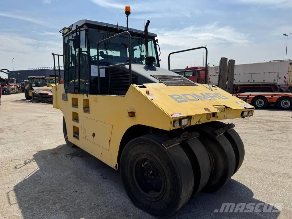 Bomag BW 24 R Walce ogumione
