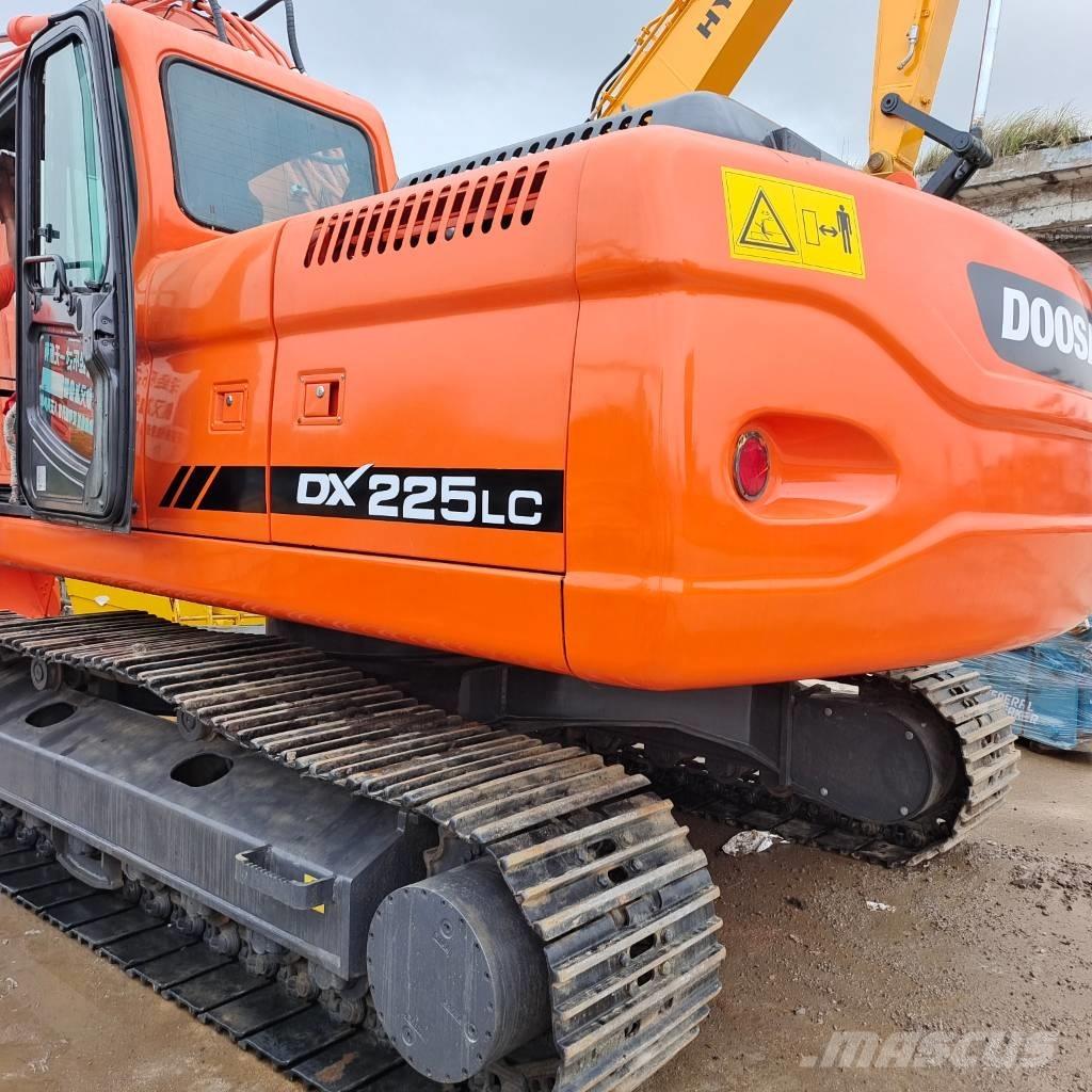 Doosan DX 225 Koparki gąsienicowe
