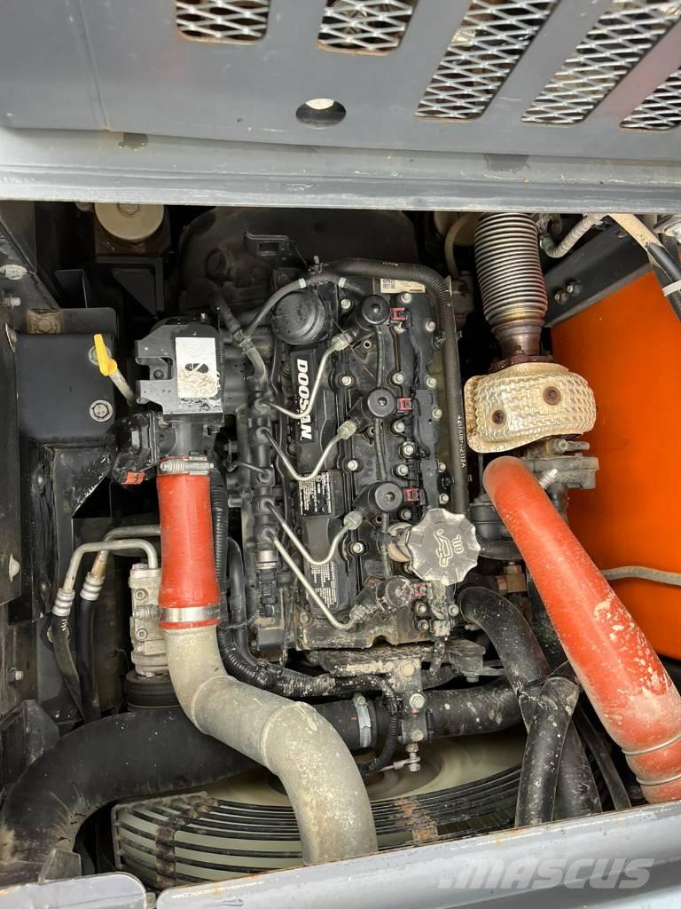 Doosan DX 140 LCR Koparki gąsienicowe