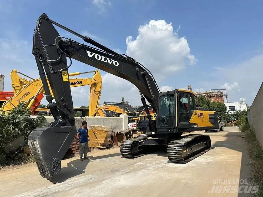 Volvo EC240D Koparki gąsienicowe