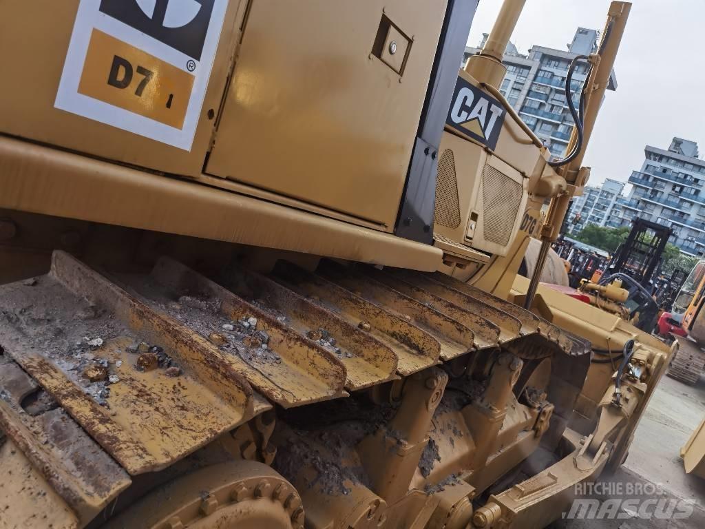 CAT D 7 G Równiarki