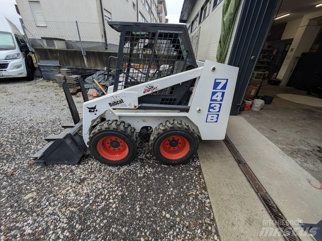 Bobcat 743 B Ładowarki burtowe