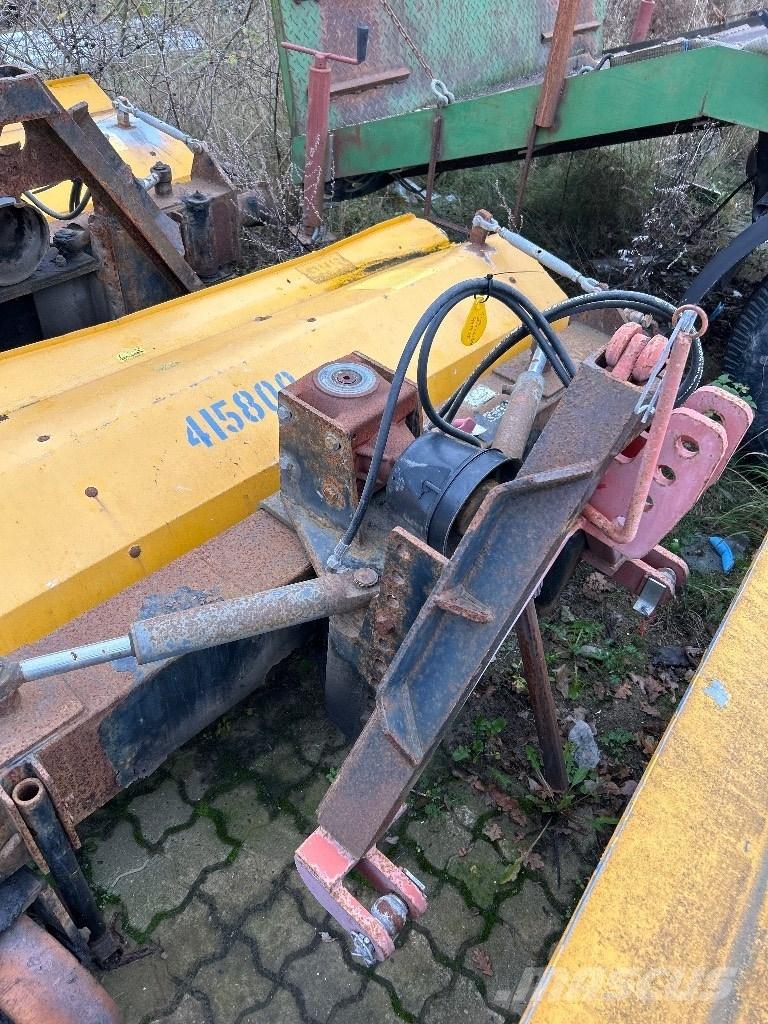 GMR FF2200 SPS Zamiatarki - Zgarniarki - Odśnieżarki