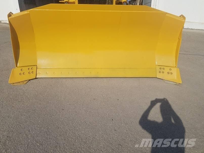 Komatsu D65EX-15 Spycharki gąsienicowe