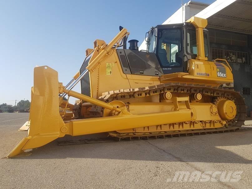 Komatsu D65EX-15 Spycharki gąsienicowe