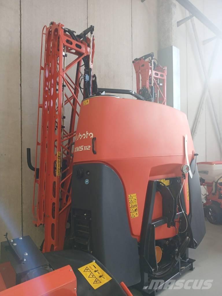 Kubota XMS112 Zamontowane opryskiwacze