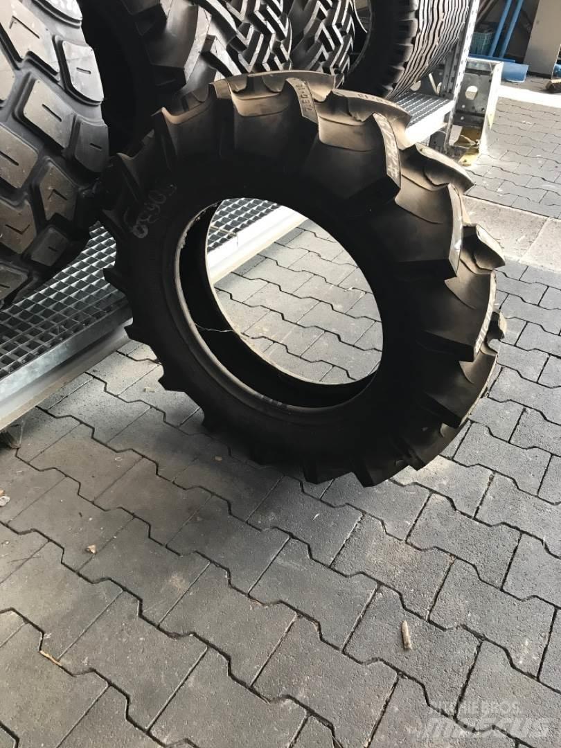 Pirelli 7.50-18 Opony, koła i felgi