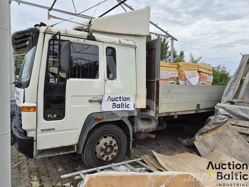 Volvo FL6 Ciężarówki typu Platforma / Skrzynia
