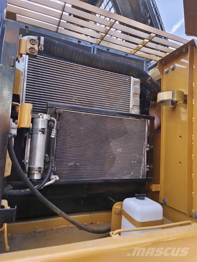 CAT 320 D Koparki gąsienicowe
