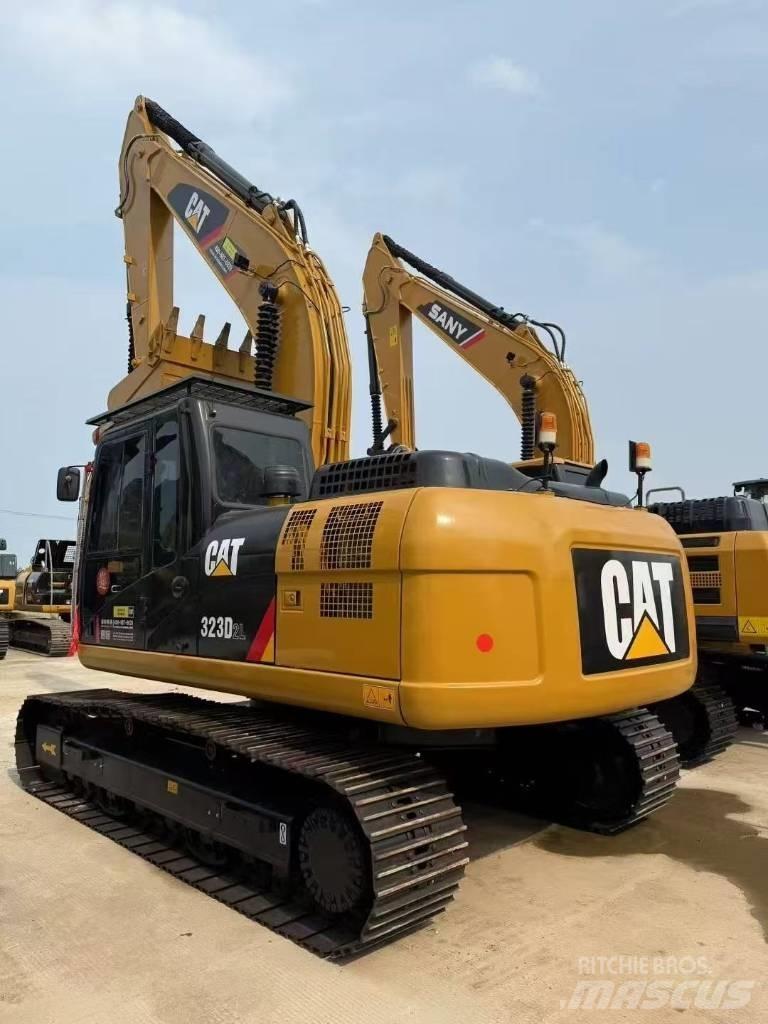 CAT 323D2L Koparki gąsienicowe