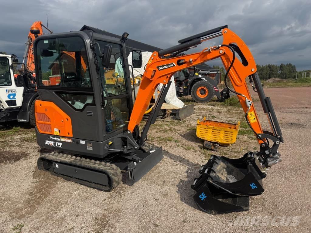 Develon DX 19-7 Minikoparki