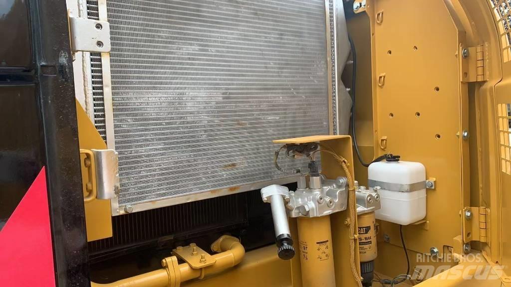 CAT 324 D Koparki gąsienicowe