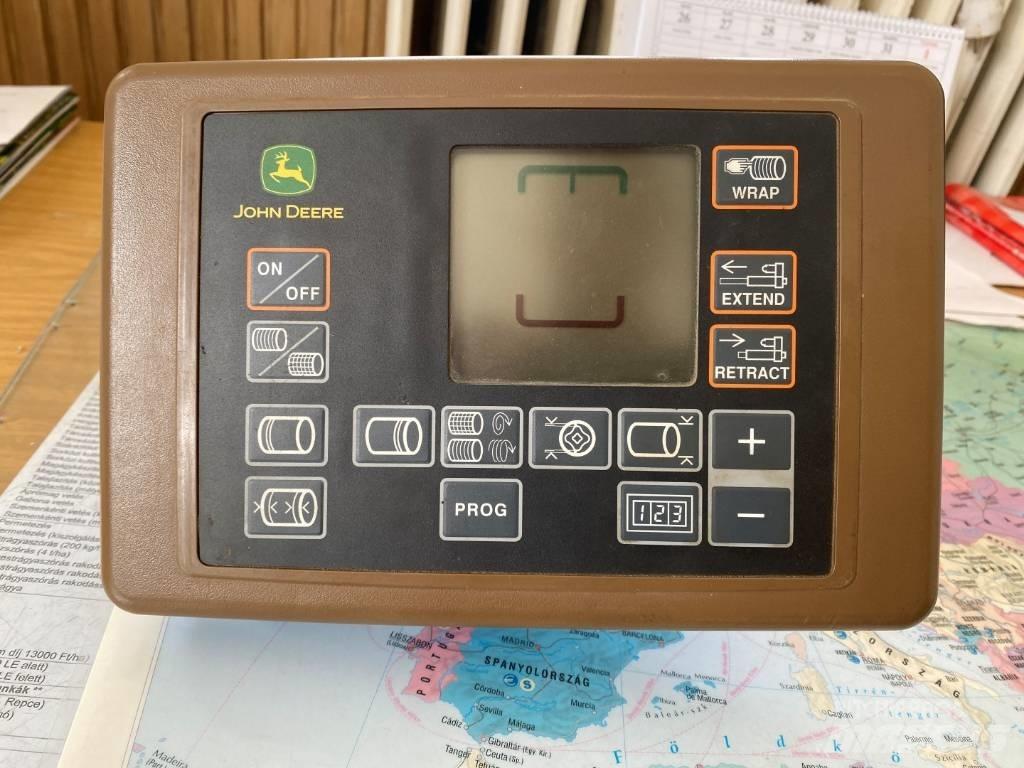 John Deere 852 Prasy zwijające