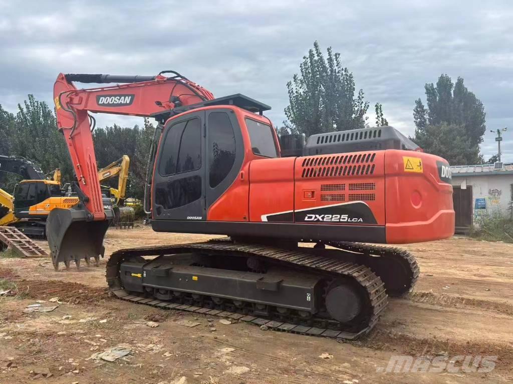 Doosan DX 225 Koparki gąsienicowe