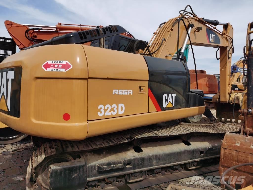 CAT 323D Koparki gąsienicowe