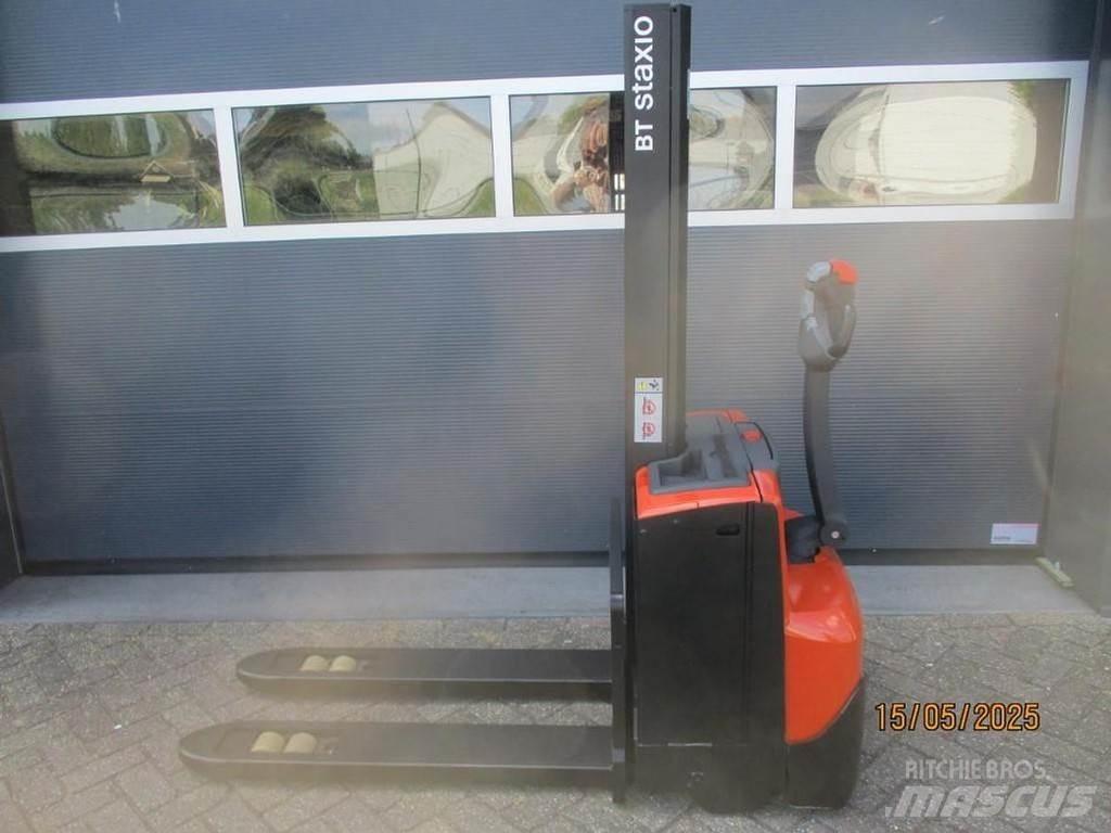 BT SWE 080L Wózki widłowe unoszące z dyszlem