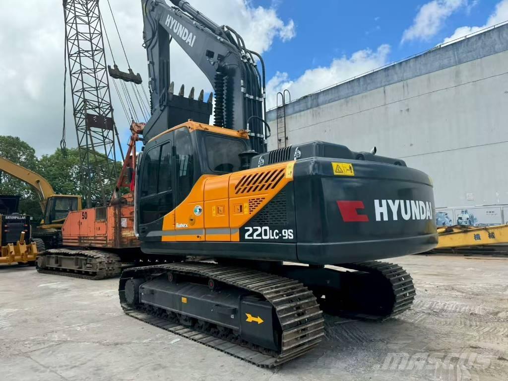 Hyundai R220LC-9S Koparki gąsienicowe