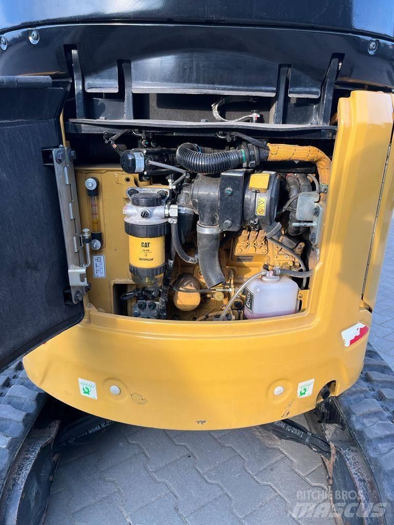 CAT 302 Minikoparki